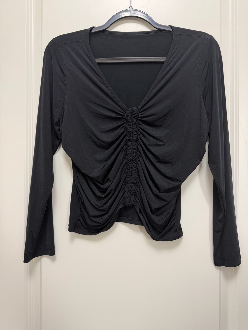 ALO Yoga Black Ruched Center Long-Sleeve Top
